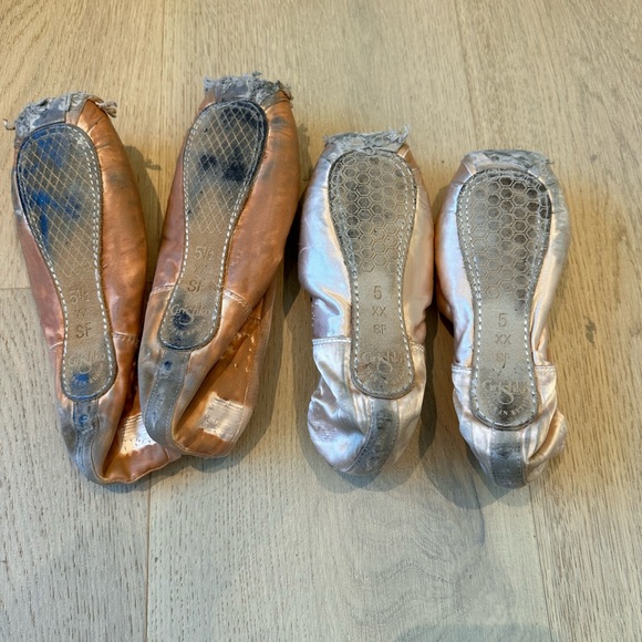 Used Dead Pointe Shoes - Picture 2 of 2
